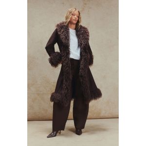 Femme Manteau long marron chocolat à bordures en fausse fourrure | Taille Medium - Taille M