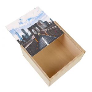 Boite Coffret en Bois - Fabulous - Pompier Traverse le Pont de Brooklyn (11 x 11 x 3,5 cm)