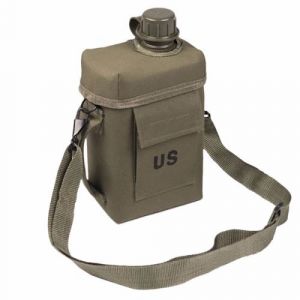 Gourde rectangulaire us 2 litres avec bandoulière et housse vert olive
