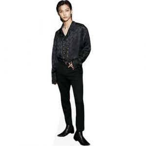 CELEBRITY CUTOUTS Figurine en carton Felix Lee Stray Kids en tenue noire - taille mini