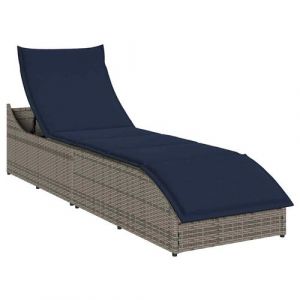 Chaise longue d’extérieur pliable en résine tressée grise avec coussin et rangement 4104227
