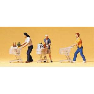 clients poussant un caddie