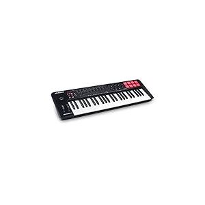 M-Audio Oxygen 49 (MKV) – Clavier maître 49 touches MIDI USB avec pads de rythme, modes Smart Chord et Scale, arpégiateur et pack de sons Native Instruments (intégration NKS)