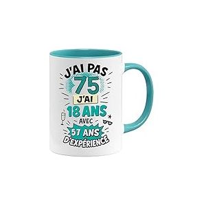 Jungle Mug | Mug 75 Ans Anniversaire Humour | Cadeau Original Femme Homme 75e Année | Tasse Drôle J’ai Pas 75 Ans – J’ai 18 Avec 57 Ans d’Expérience | Céramique, Blanc/Bleu, 330 ml
