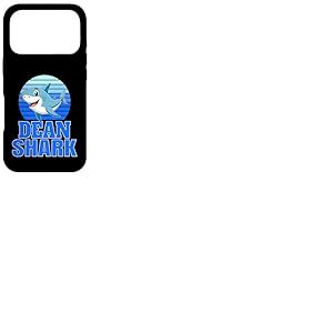 Dean Shark Family Reunion Squad Pr&eacute;nom Coque pour iPhone 17 Pro