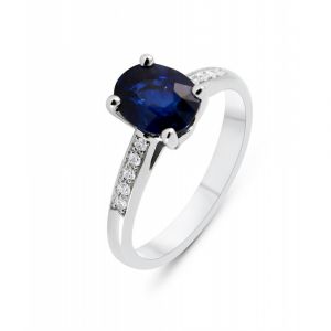 Bague Or Blanc 750 Saphir AAA Bleu Royal Ovale 7.3x6mm et Diamant