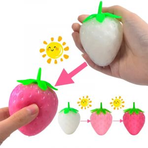 Boule Anti-Stress pour enfants, simulation de fraise qui change de couleur, jouets de décompression