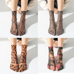 4 pi&egrave;ces chaussettes en soie imprim&eacute; l&eacute;opard imprim&eacute; serpent chaussures simples d'&eacute;t&eacute; chaussettes