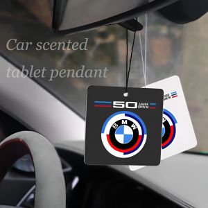 Aromath&eacute;rapie de voiture BMW 50e anniversaire d&eacute;sodorisant noir et blanc Suspension de voiture
