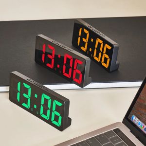 Horloge LED Simple et lumineuse colorée, calendrier de température, réveil créatif, horloge de