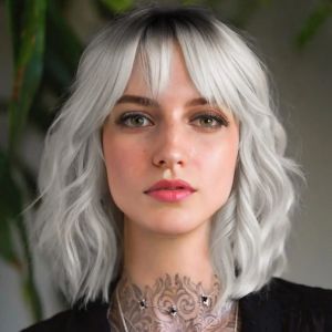 Perruque courte avec frange Ombre gris ondulé Costume naturel coloré Premium synthétique bouclé
