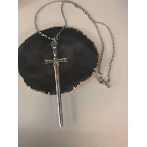Collier Arthur couleur argent, pendentif longue épée, classiques gothiques, cadeaux à la mode pour