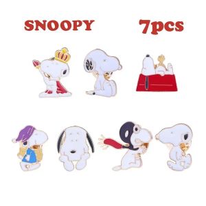 7 pi&egrave;ces/ensemble Kawaii Snoopy broche dessin anim&eacute; alliage broche Badge &eacute;tudiant v&ecirc;tements sac