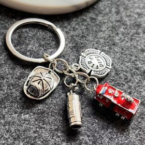 Porte-clés pendentif pompier pour homme, moteur de pompier, extincteur, hache, bonnet d'incendie,