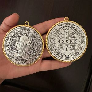 2 pi&egrave;ces/ensemble EXTRA grand 3 pouces ST BENEDICT croix m&eacute;daille VINTAGE finition ton laiton pour