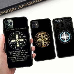 Coque de t&eacute;l&eacute;phone portable avec m&eacute;daille Saint Beno&icirc;t, coque de t&eacute;l&eacute;phone noire, iPhone 15 14 13 12