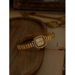 1 pi&egrave;ce de nouveau mod&egrave;le sculpt&eacute; r&eacute;tro fran&ccedil;ais or carr&eacute; petit cadran montre pour femme &agrave; la mode