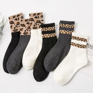 Chaussettes &agrave; imprim&eacute; l&eacute;opard tachet&eacute; pour femmes, chaussettes mi-tube &agrave; la mode pour filles,