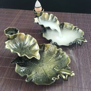 Cascade d'encens, br&ucirc;leur de c&ocirc;ne d'encens grenouille ou poisson br&ucirc;leur d'encens &agrave; reflux br&ucirc;leur