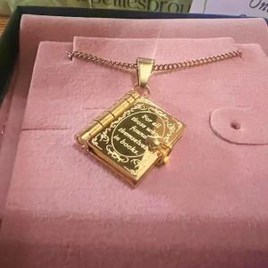 Collier pour amoureux des livres, en acier inoxydable gravé, chaîne de livre ouvrable, pendentif,