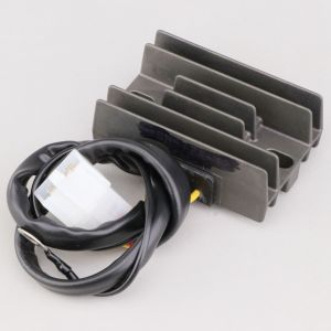 R&eacute;gulateur de tension Suzuki GN 125, 250, GSX 550... SUN