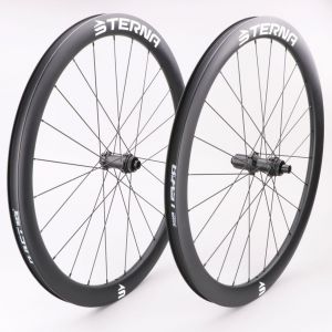 Roues carbones v&eacute;lo route 700C (21-622) Sterna R45