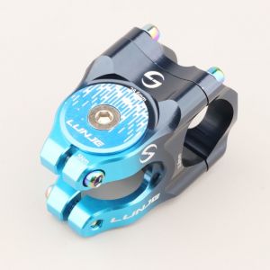 Potence de v&eacute;lo &Oslash;31.8x35 mm 1" 1/8 Lunje 03 noire et bleue