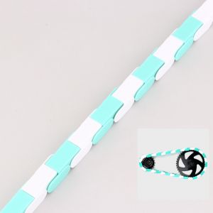 Couvre chaîne à clipser vélo 1 vitesse 112 maillons Insane Chains blanc et cyan