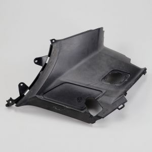 Car&eacute;nage sous selle droit Peugeot Kisbee et Streetzone