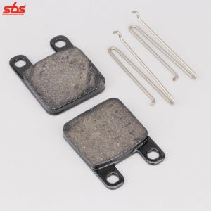 Plaquettes de frein c&eacute;ramique Derbi Senda (avant 2011), Peugeot XP6, TKR, Yamaha... SBS (&eacute;trier AJP)