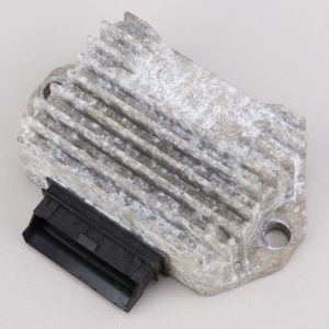 R&eacute;gulateur de tension Piaggio Typhoon, Zip, Gilera Stalker, Runner, Vespa... noir