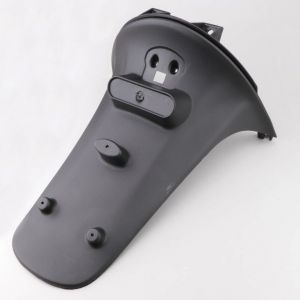 Bavette arri&egrave;re Piaggio Zip (avec fixation d'&eacute;clairage de plaque) Supertec