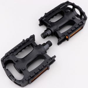 P&eacute;dales plates plastique pour v&eacute;lo PNA noires 101x86 mm