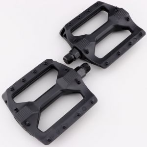 P&eacute;dales plates plastique pour v&eacute;lo PNA noires 100x99 mm