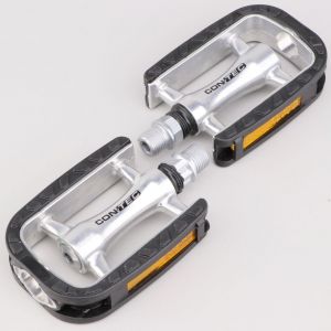 P&eacute;dales plates alu antid&eacute;rapantes pour v&eacute;lo Contec Verge chrom&eacute;es et noires 103x70 mm