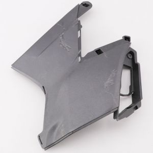 Car&eacute;nage sous selle gauche Aprilia SXR 50 (depuis 2025)