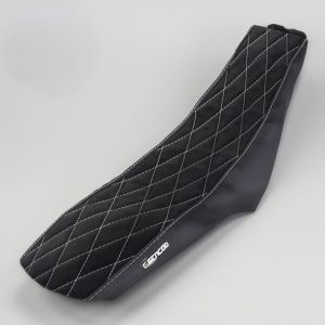 Housse de selle Derbi Senda, Gilera SMT, RCR, Aprilia SX, RX... (depuis 2018) Gencod Evo II blanche (simili Alcantara)