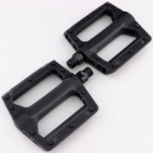 P&eacute;dales plates plastique pour v&eacute;lo PNA noires 107x100 mm