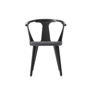 Chaise - IN BETWEEN SK2 assise tissu Noir/ Gris 191 Chêne laqué, tissu Fiord