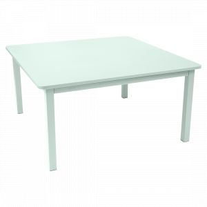 TABLE 143 X 143 CM