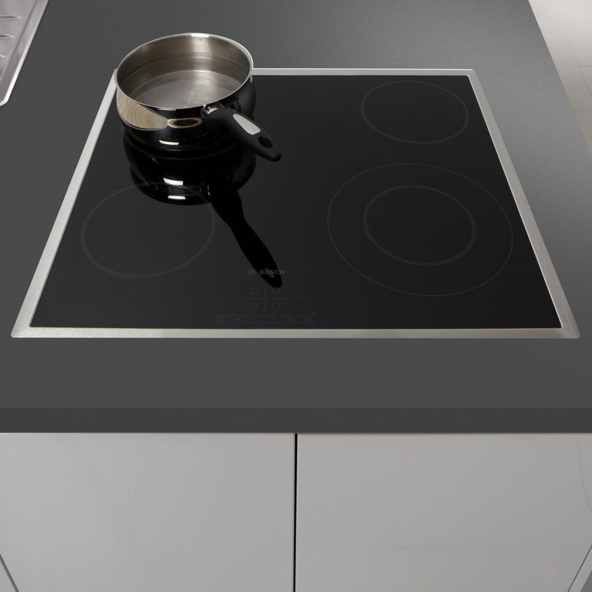 Bosch PKF645B17E Table de cuisson vitrocéramique 4 foyers Comparer